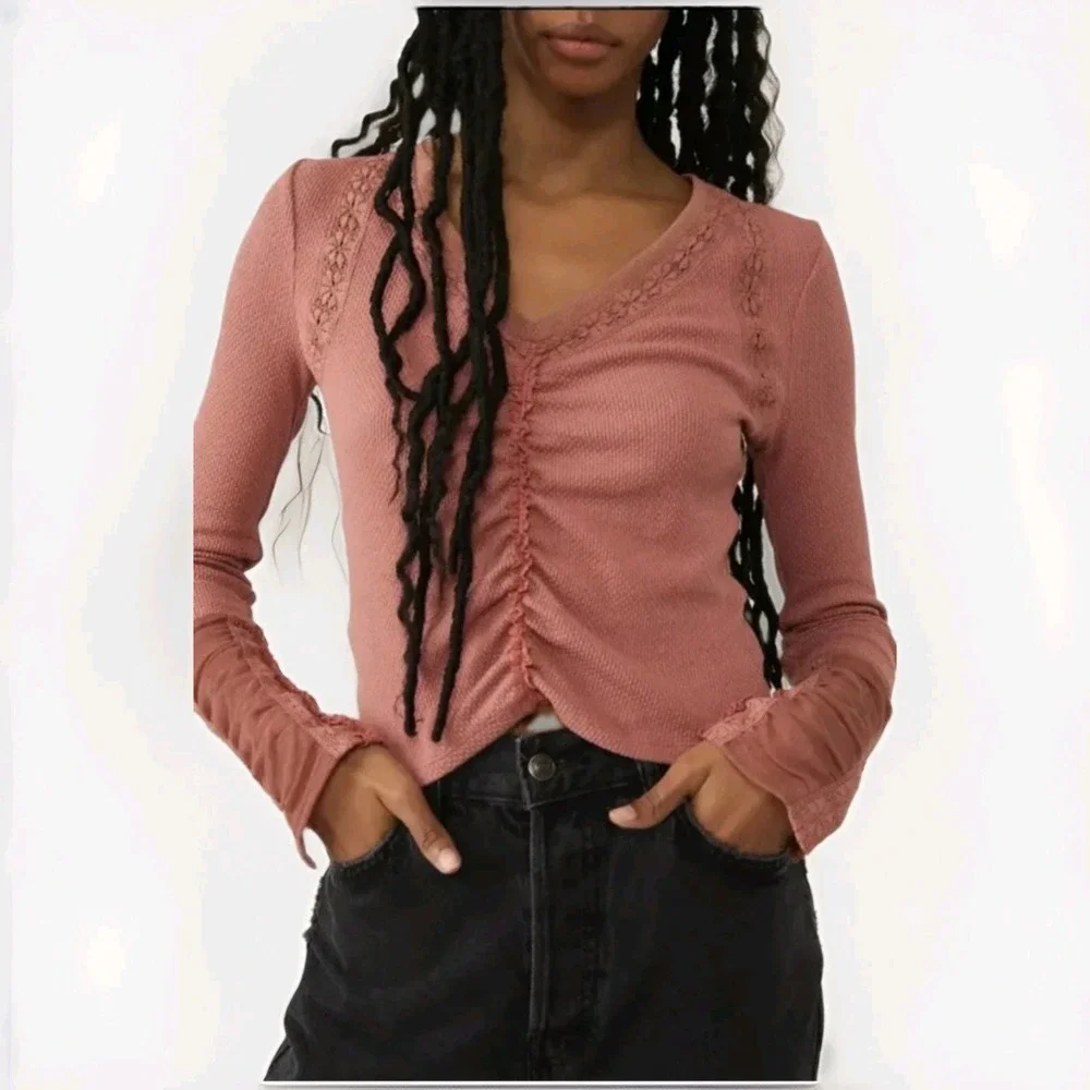 $98 - FREE PEOPLE Wear Me Out Ruched Lace Sleeve Top in Rose Smoke Size Small